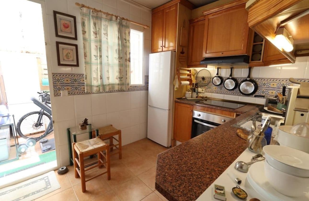 3 soveværelse Villa til salg i Torrevieja med swimmingpool - € 264.900 (Ref: 9868938)