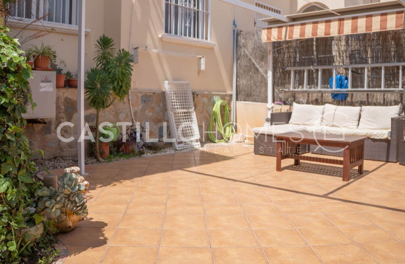 3 chambre Bungalow à vendre à La Florida avec piscine - 196 999 € (Ref: 9868940)