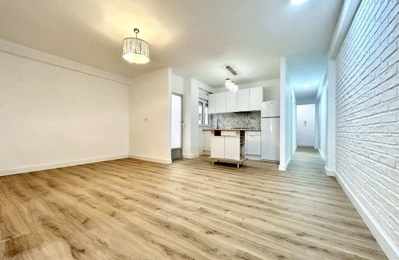 3 soveværelse Lejlighed til salg i Torrevieja - € 130.000 (Ref: 9868941)