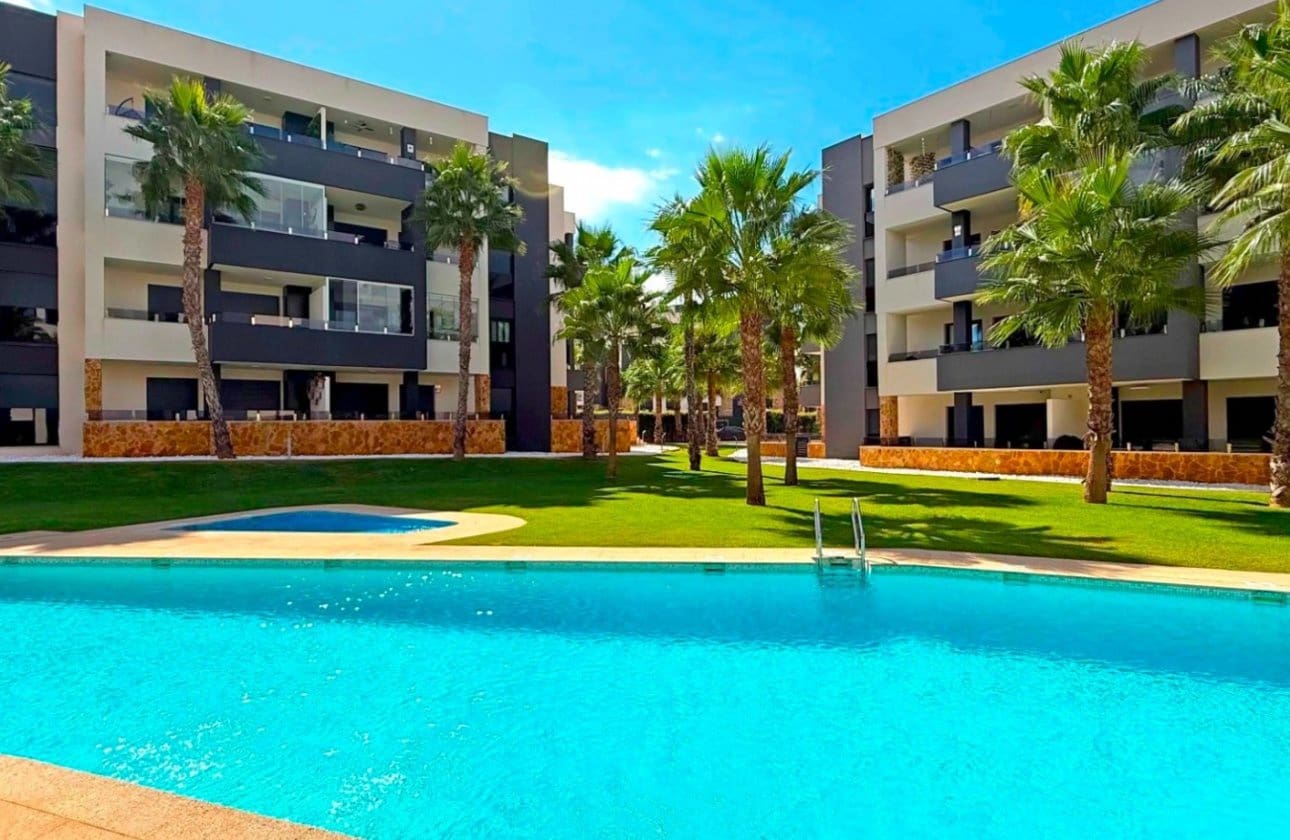 2 soveværelse Lejlighed til salg i Los Altos med swimmingpool - € 279.000 (Ref: 9868942)
