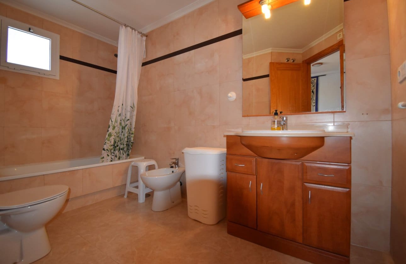 3 makuuhuone Huoneisto myytävänä paikassa Playa Flamenca mukana uima-altaan 
autotalli - 240 000 € (Ref: 9885328)