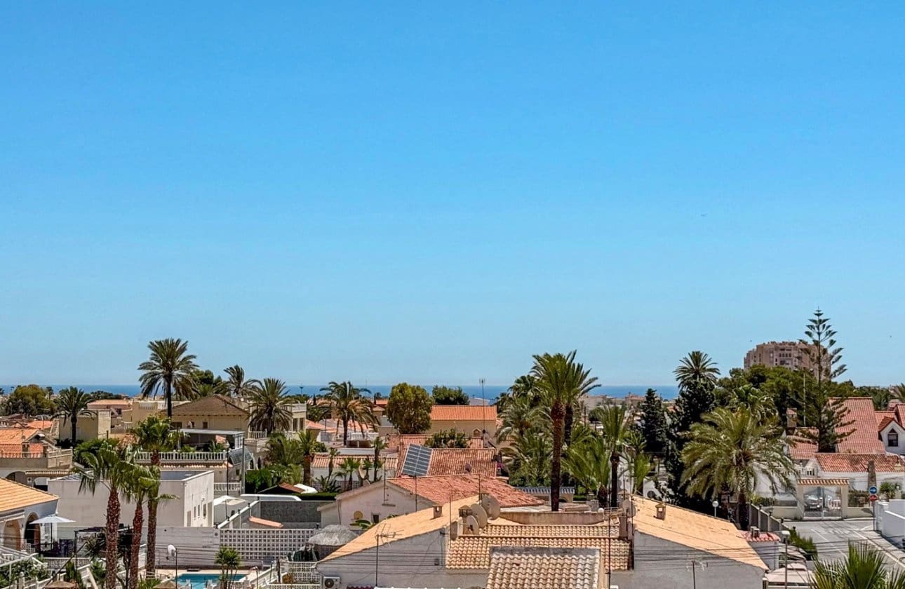 2 chambre Appartement à vendre à Torrevieja avec piscine - 149 000 € (Ref: 9885330)