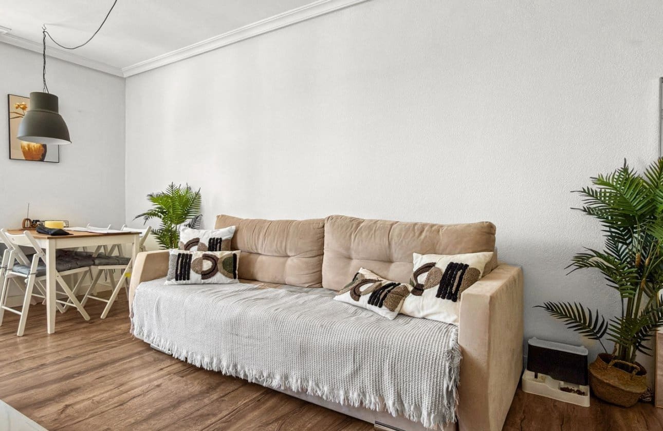 2 chambre Appartement à vendre à Torrevieja avec piscine - 149 000 € (Ref: 9885330)