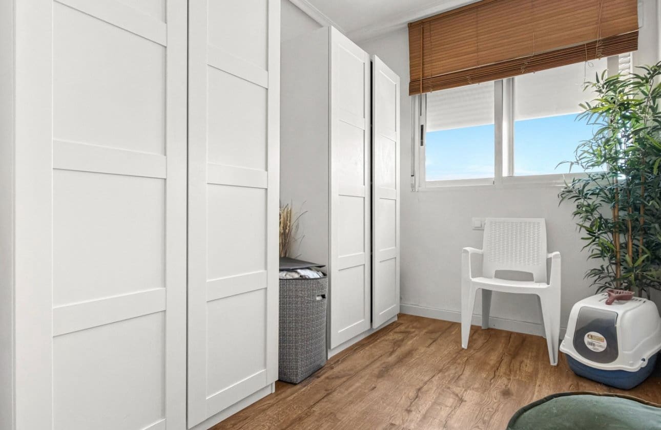 2 chambre Appartement à vendre à Torrevieja avec piscine - 149 000 € (Ref: 9885330)