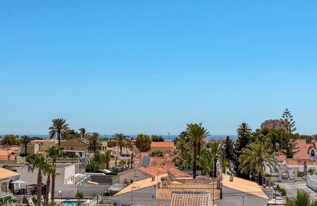 2 chambre Appartement à vendre à Nueva Torrevieja, Torrevieja avec piscine - 149 000 € (Ref: 9885330)