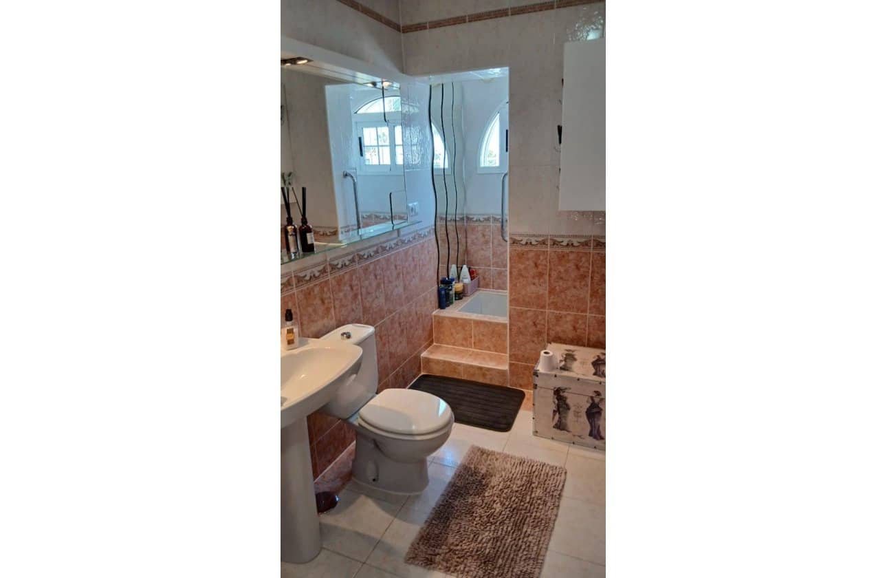 2 bedroom Townhouse for sale in Orihuela Costa with pool - € 219,950 (Ref: 9895276)