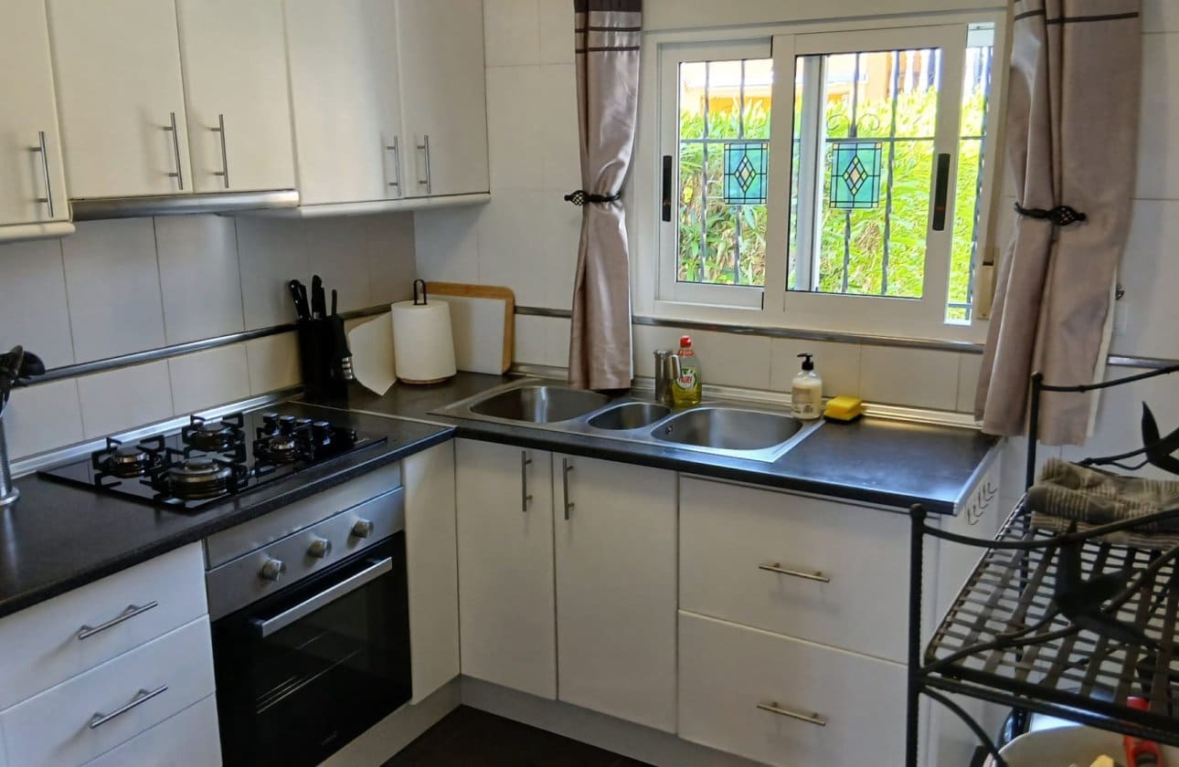 2 bedroom Townhouse for sale in Orihuela Costa with pool - € 219,950 (Ref: 9895276)