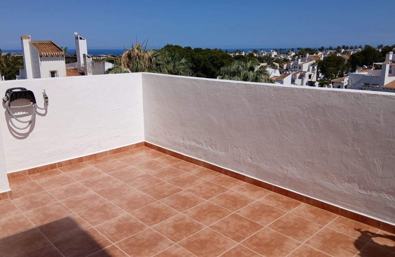 2 bedroom Townhouse for sale in Orihuela Costa with pool - € 219,950 (Ref: 9895276)