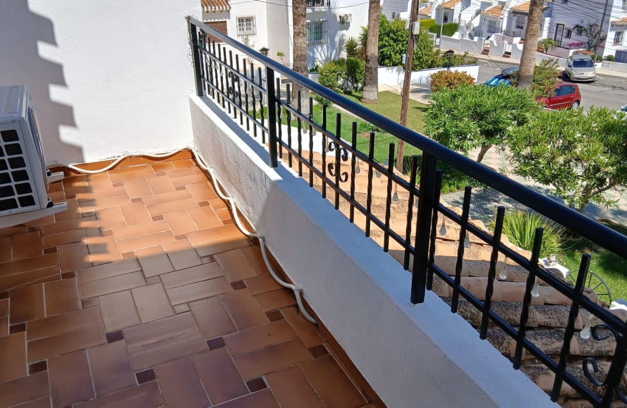 2 bedroom Townhouse for sale in Orihuela Costa with pool - € 219,950 (Ref: 9895276)