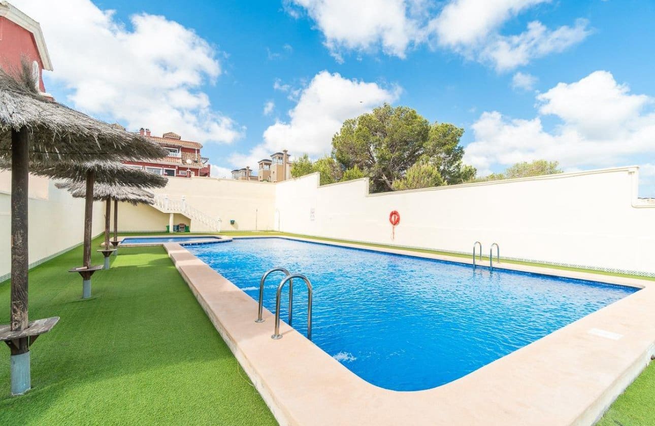 3 sovrum Hus till salu i Villamartin med pool - 229 000 € (Ref: 9901627)