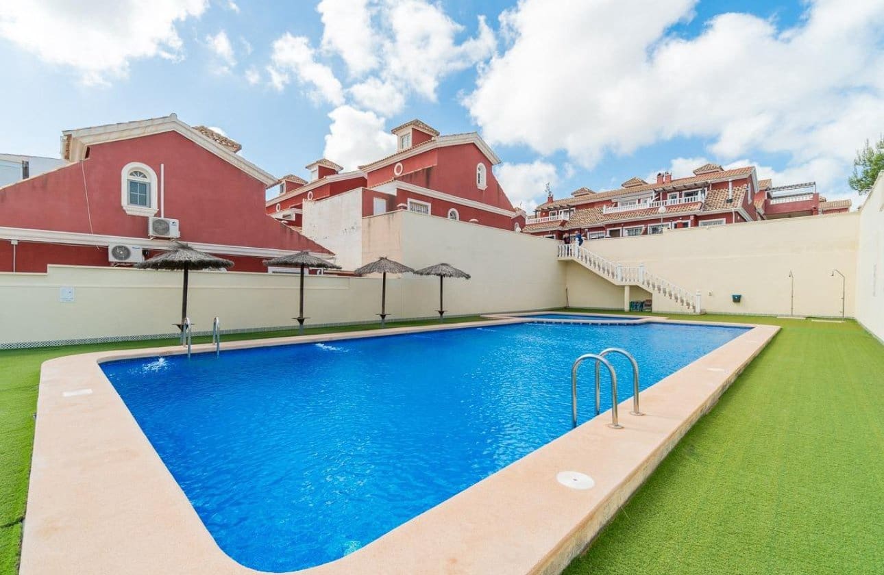 3 sovrum Hus till salu i Villamartin med pool - 229 000 € (Ref: 9901627)