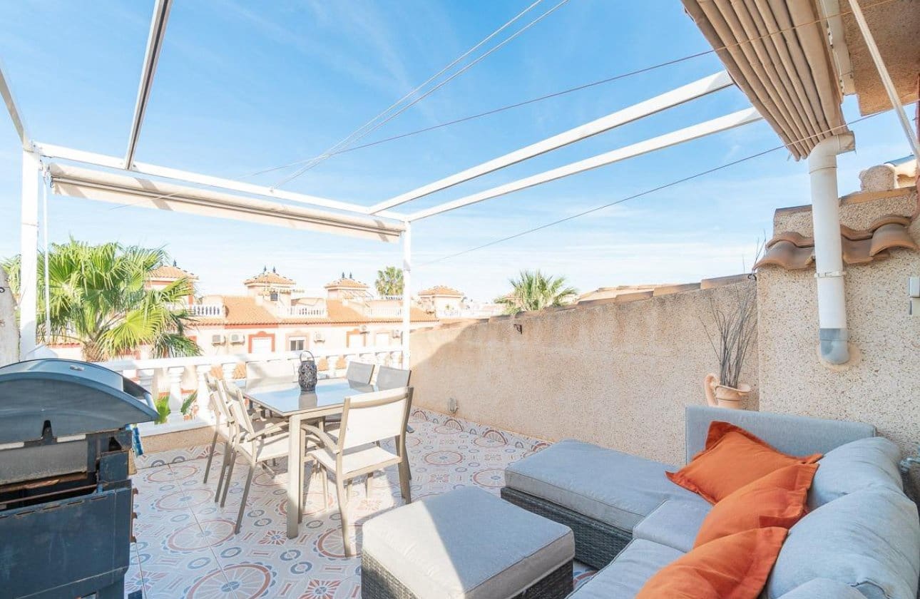 2 soveværelse Lejlighed til salg i Playa Flamenca med swimmingpool - € 195.000 (Ref: 9901628)