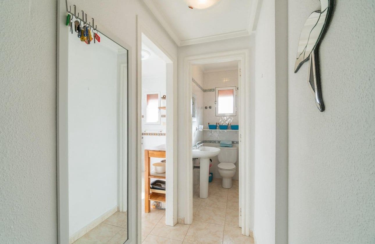 2 soveværelse Lejlighed til salg i Playa Flamenca med swimmingpool - € 195.000 (Ref: 9901628)