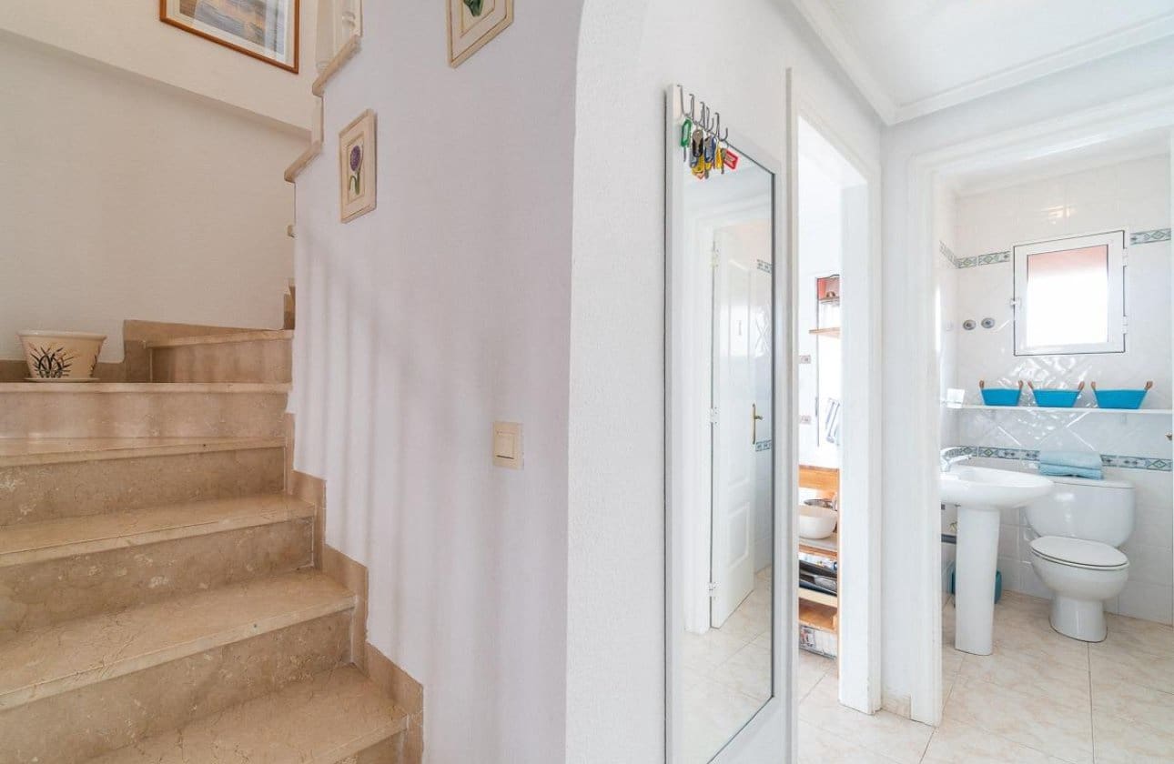 2 soveværelse Lejlighed til salg i Playa Flamenca med swimmingpool - € 195.000 (Ref: 9901628)