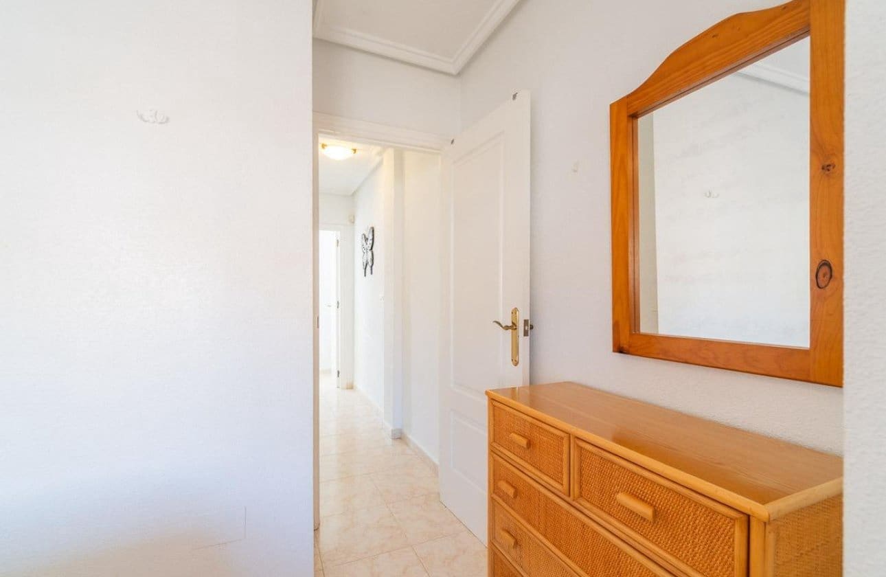 2 soveværelse Lejlighed til salg i Playa Flamenca med swimmingpool - € 195.000 (Ref: 9901628)