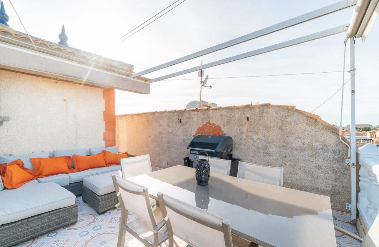 2 soveværelse Lejlighed til salg i Playa Flamenca med swimmingpool - € 195.000 (Ref: 9901628)