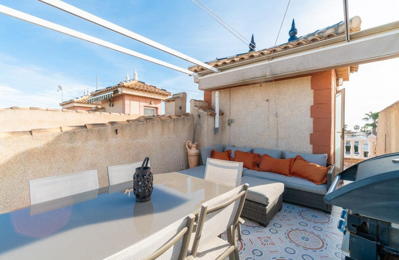 2 soveværelse Lejlighed til salg i Playa Flamenca med swimmingpool - € 195.000 (Ref: 9901628)