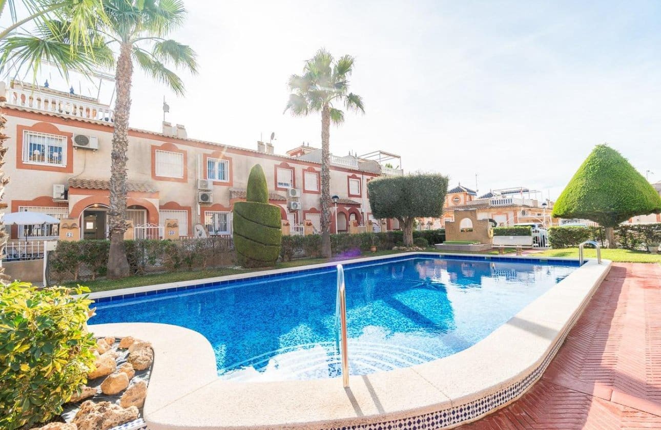 2 soveværelse Lejlighed til salg i Playa Flamenca med swimmingpool - € 195.000 (Ref: 9901628)
