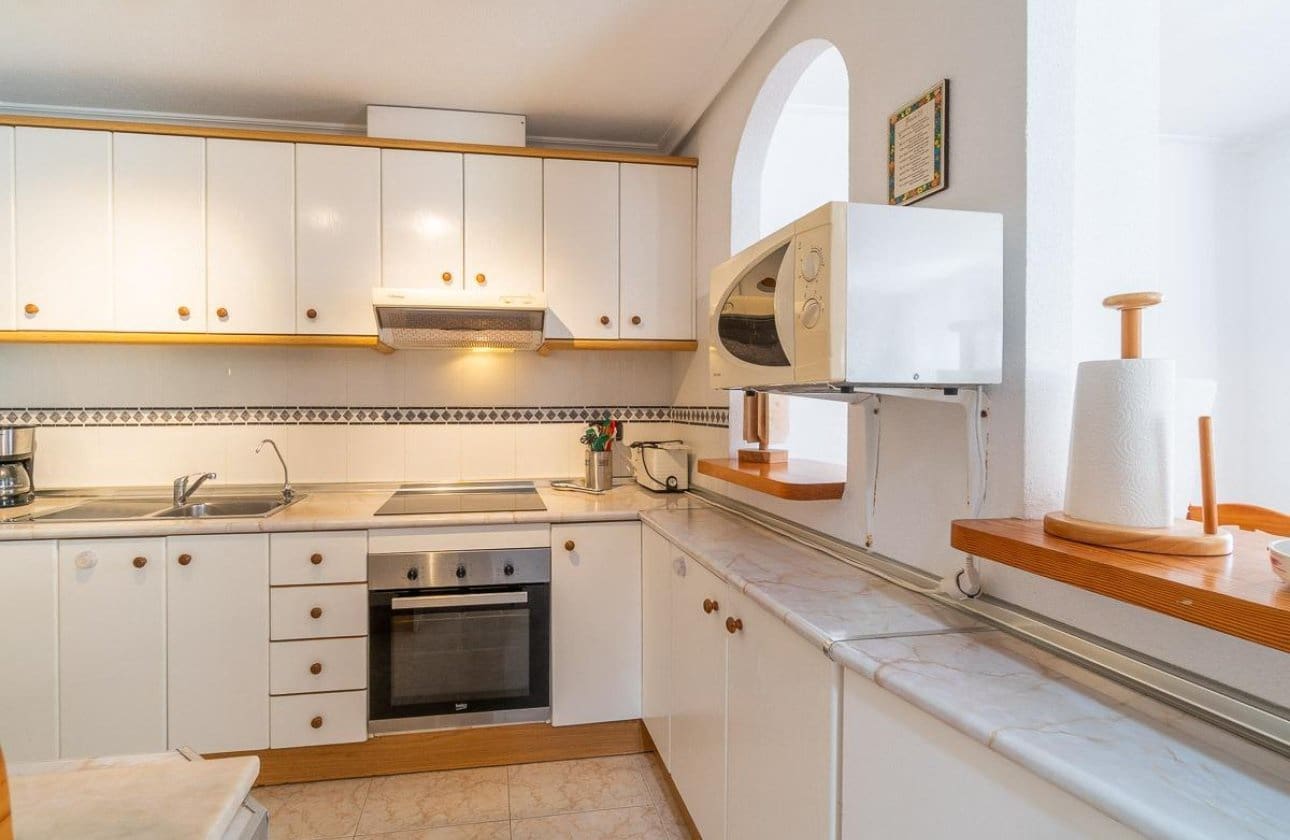 Chalet de 2 habitaciones en Playa Flamenca en venta con piscina - 264.000 € (Ref: 9901629)