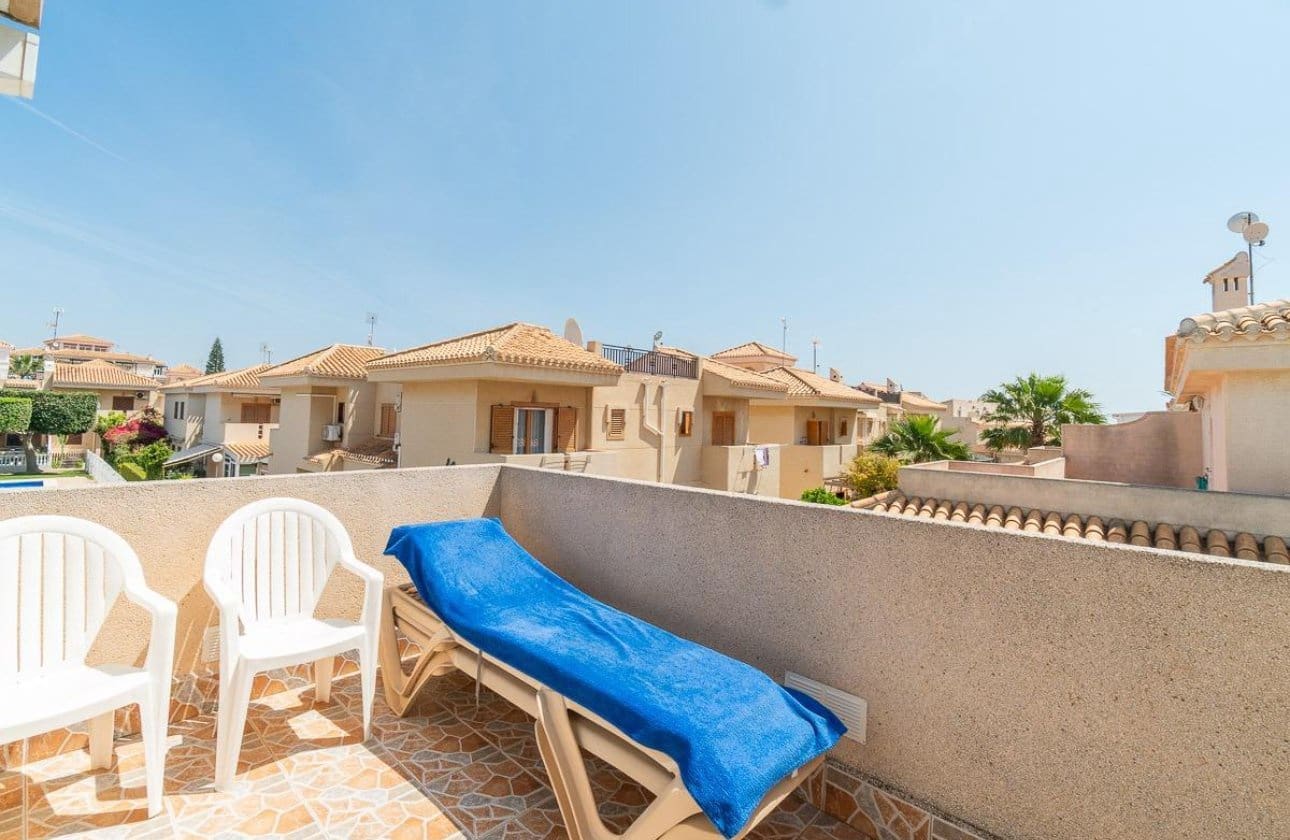 Chalet de 2 habitaciones en Playa Flamenca en venta con piscina - 264.000 € (Ref: 9901629)