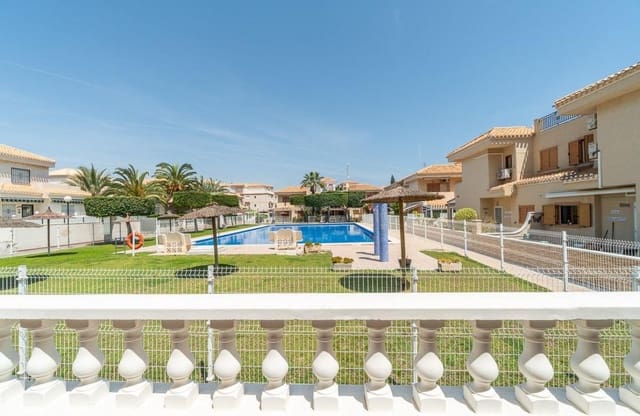 Chalet de 2 habitaciones en Playa Flamenca, Orihuela en venta con piscina - 264.000 € (Ref: 9901629)