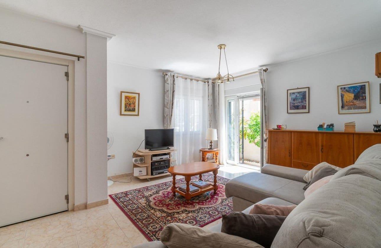 Chalet de 2 habitaciones en Playa Flamenca en venta con piscina - 264.000 € (Ref: 9901629)