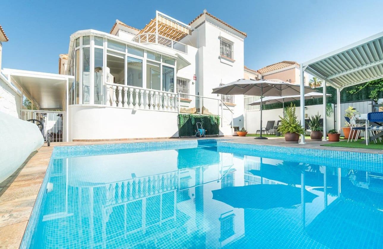 4 sovrum Hus till salu i Filipinas med pool - 399 000 € (Ref: 9901630)