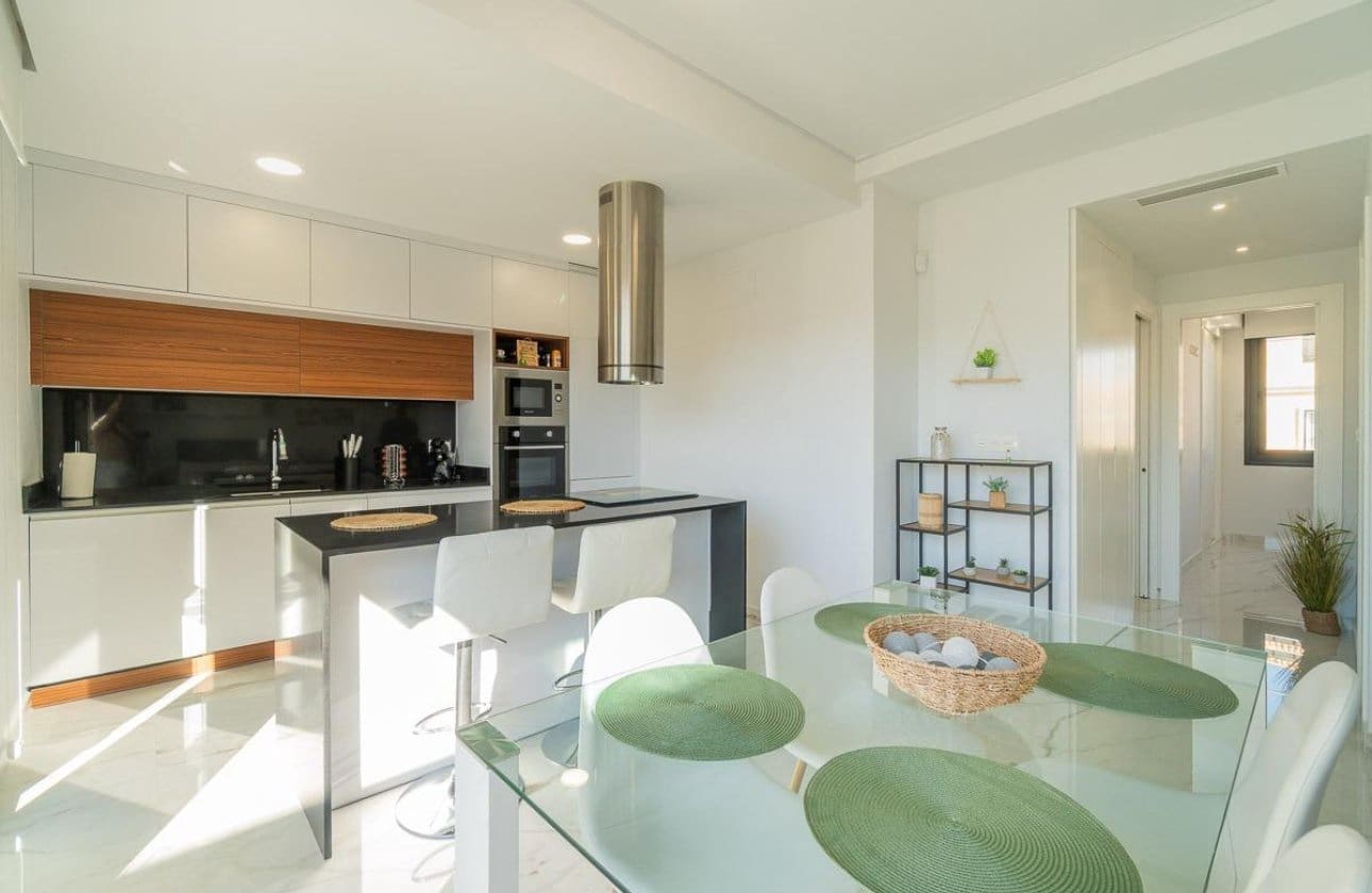 2 soveværelse Byhus til salg i Villamartin med swimmingpool - € 255.000 (Ref: 9901631)