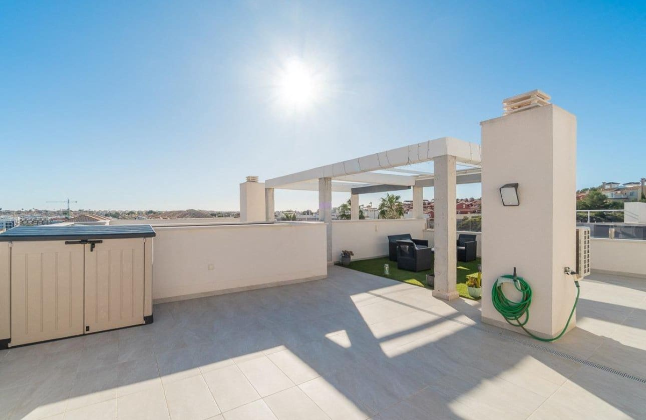 2 soveværelse Byhus til salg i Villamartin med swimmingpool - € 255.000 (Ref: 9901631)