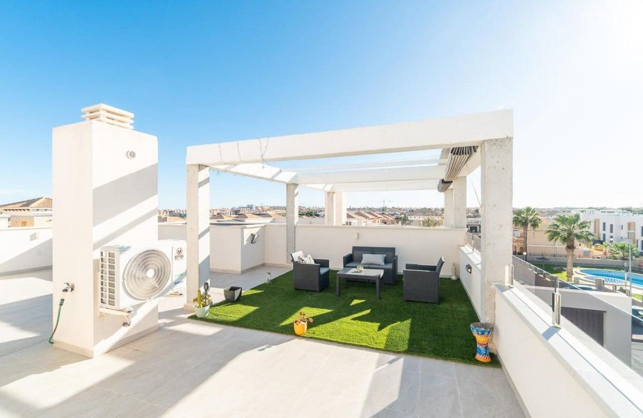 2 soveværelse Byhus til salg i Villamartin med swimmingpool - € 255.000 (Ref: 9901631)