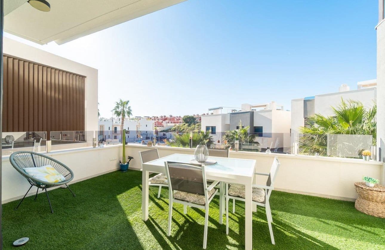 2 soveværelse Byhus til salg i Villamartin med swimmingpool - € 255.000 (Ref: 9901631)