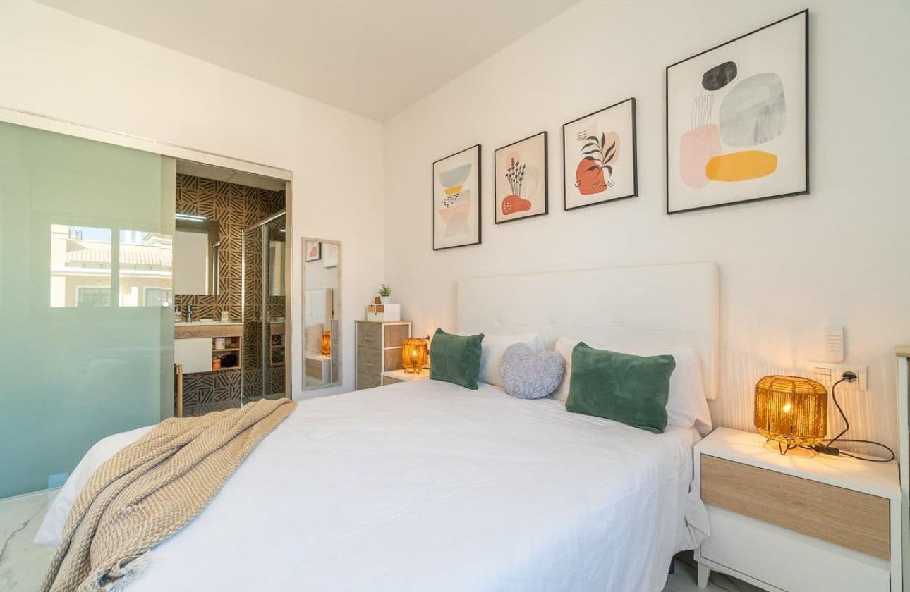 2 soveværelse Byhus til salg i Villamartin med swimmingpool - € 255.000 (Ref: 9901631)