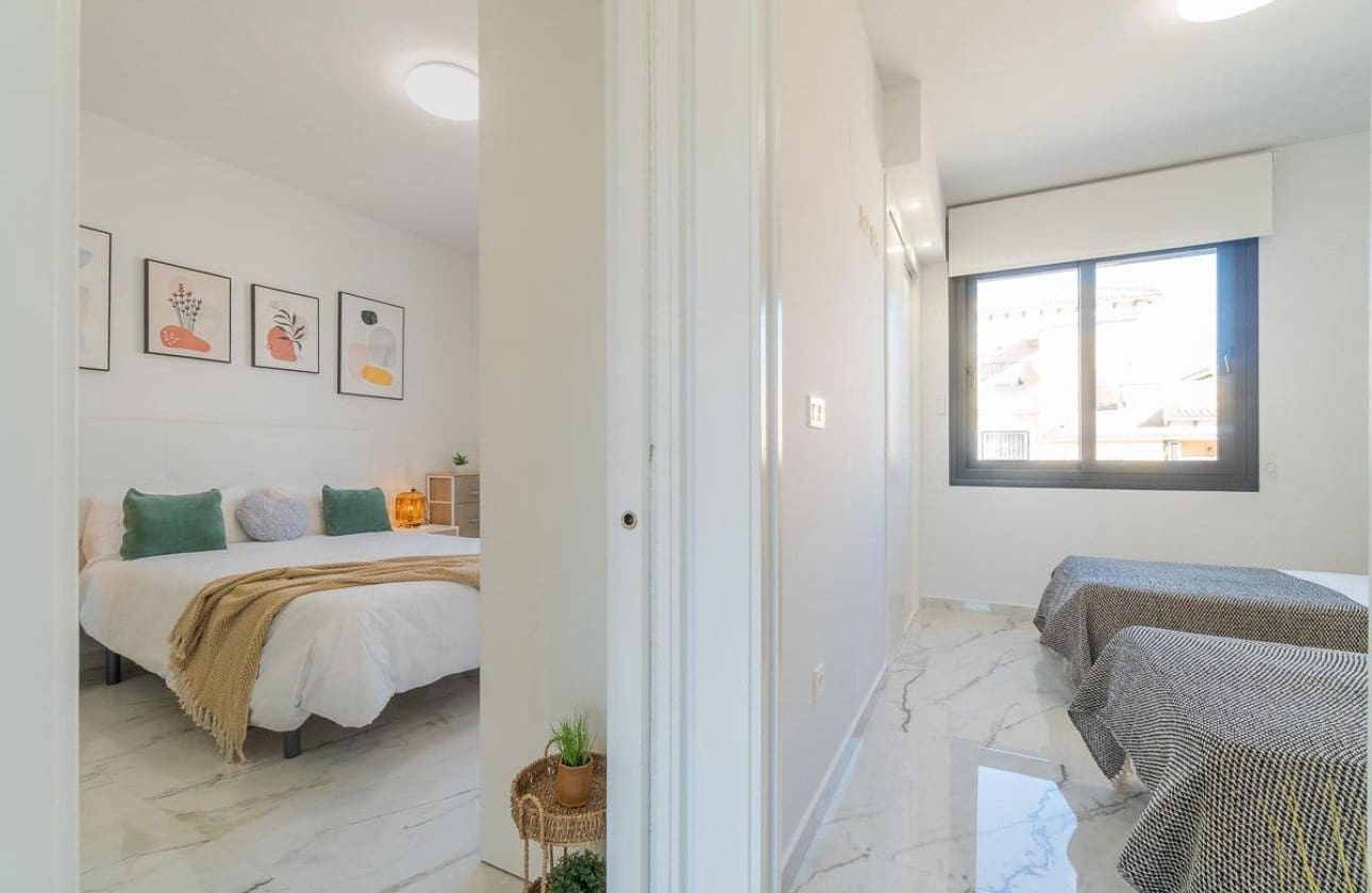 2 soveværelse Byhus til salg i Villamartin med swimmingpool - € 255.000 (Ref: 9901631)