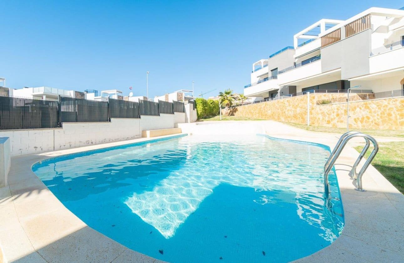 2 soveværelse Byhus til salg i Villamartin med swimmingpool - € 255.000 (Ref: 9901631)