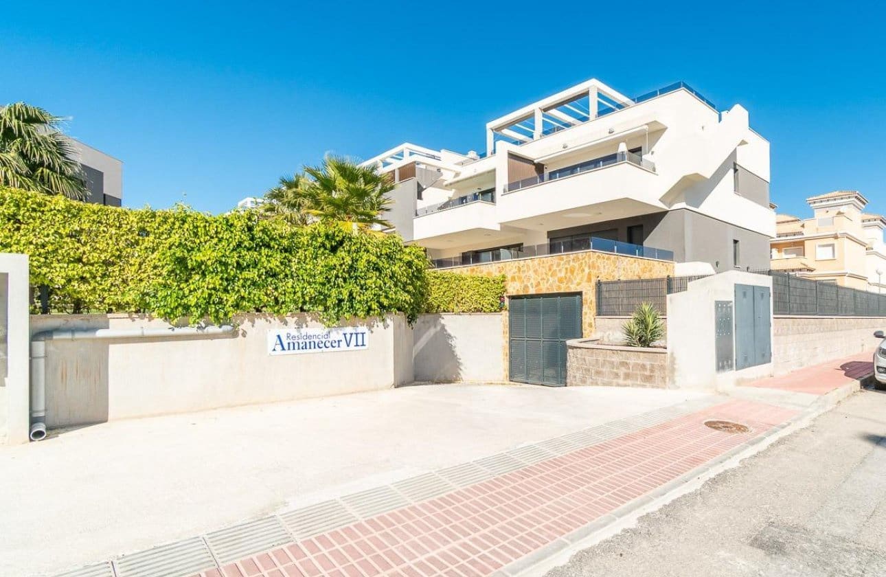 2 soveværelse Byhus til salg i Villamartin med swimmingpool - € 255.000 (Ref: 9901631)
