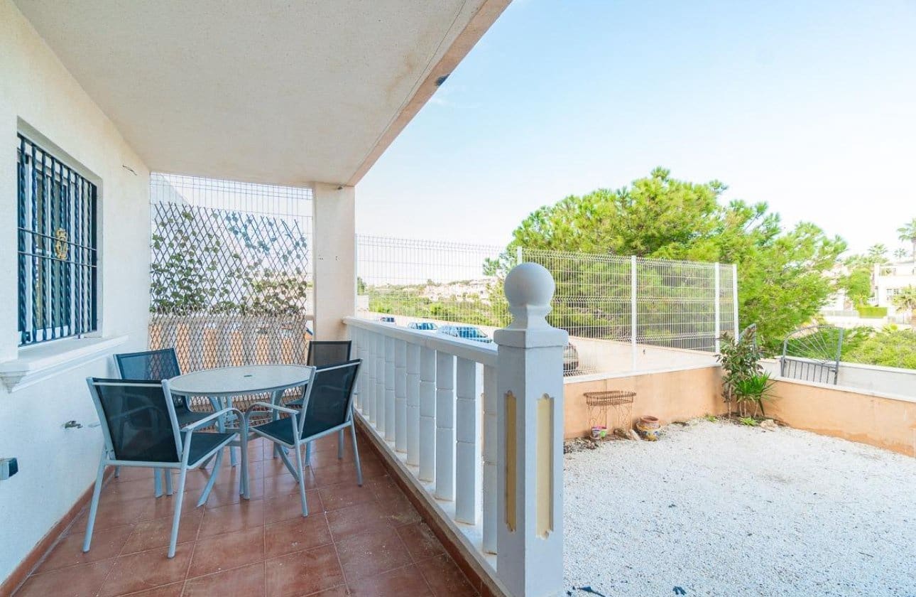 Apartamento de 2 habitaciones en Orihuela Costa en venta con piscina - 135.000 € (Ref: 9901633)