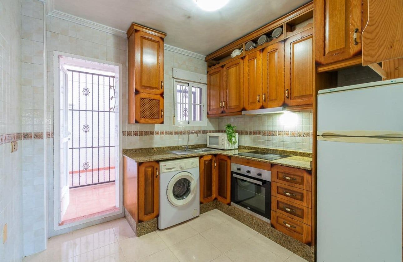 Apartamento de 2 habitaciones en Orihuela Costa en venta con piscina - 135.000 € (Ref: 9901633)