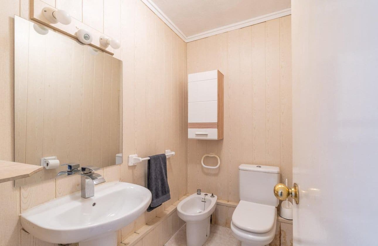 2 camera da letto Appartamento sulla Spiaggia in vendita in Orihuela Costa con piscina garage - 219.000 € (Rif: 9901634)