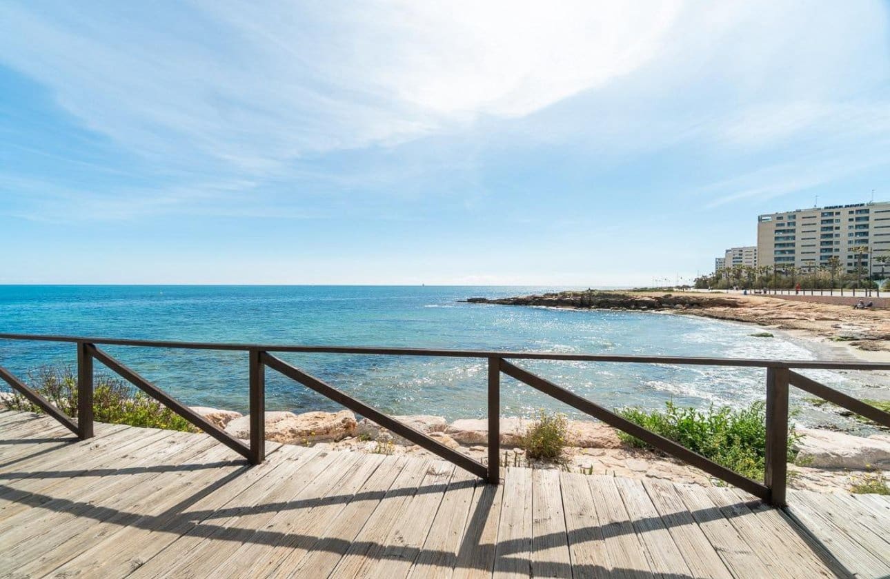 2 camera da letto Appartamento sulla Spiaggia in vendita in Orihuela Costa con piscina garage - 219.000 € (Rif: 9901634)