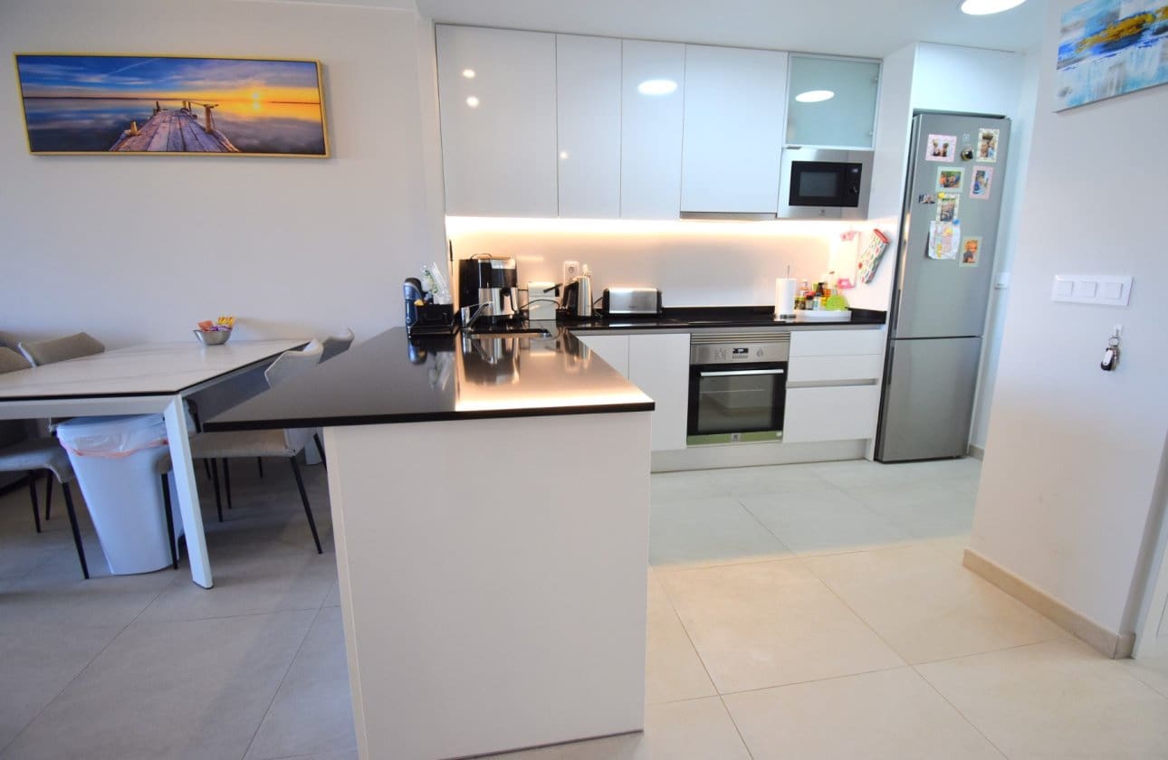 2 chambre Appartement à vendre à Playa Flamenca avec piscine - 365 000 € (Ref: 9901635)