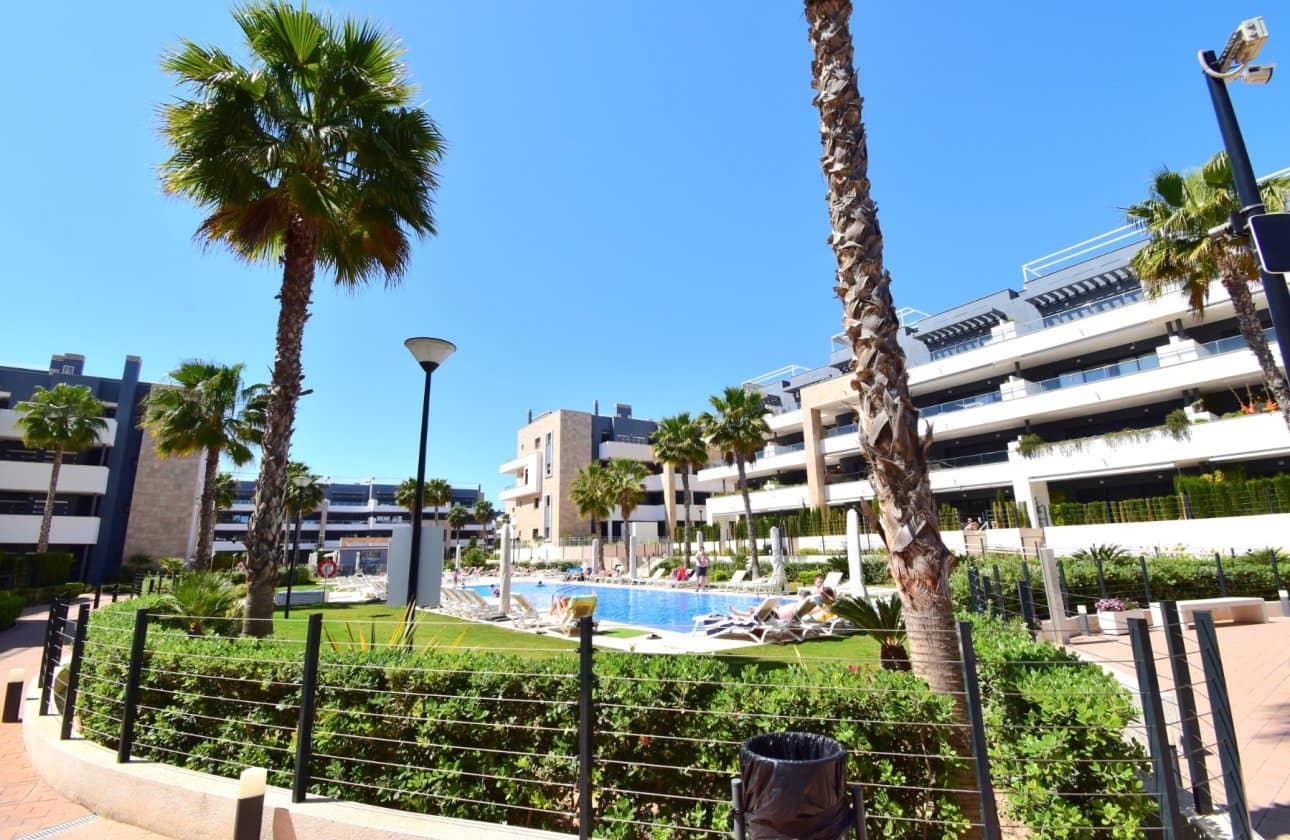 2 chambre Appartement à vendre à Playa Flamenca avec piscine - 365 000 € (Ref: 9901635)