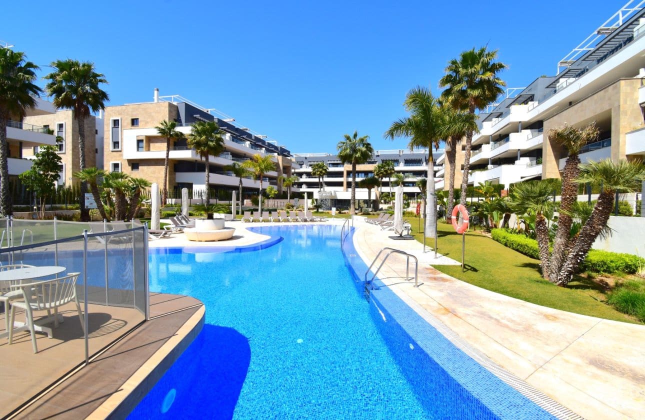 2 chambre Appartement à vendre à Playa Flamenca avec piscine - 365 000 € (Ref: 9901635)