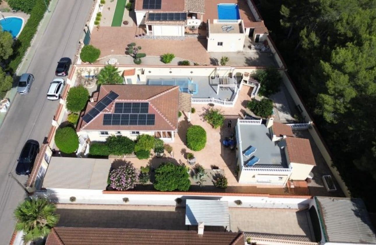 4 bedroom Villa for sale in Pinar de Campoverde with pool - € 429,000 (Ref: 9927728)