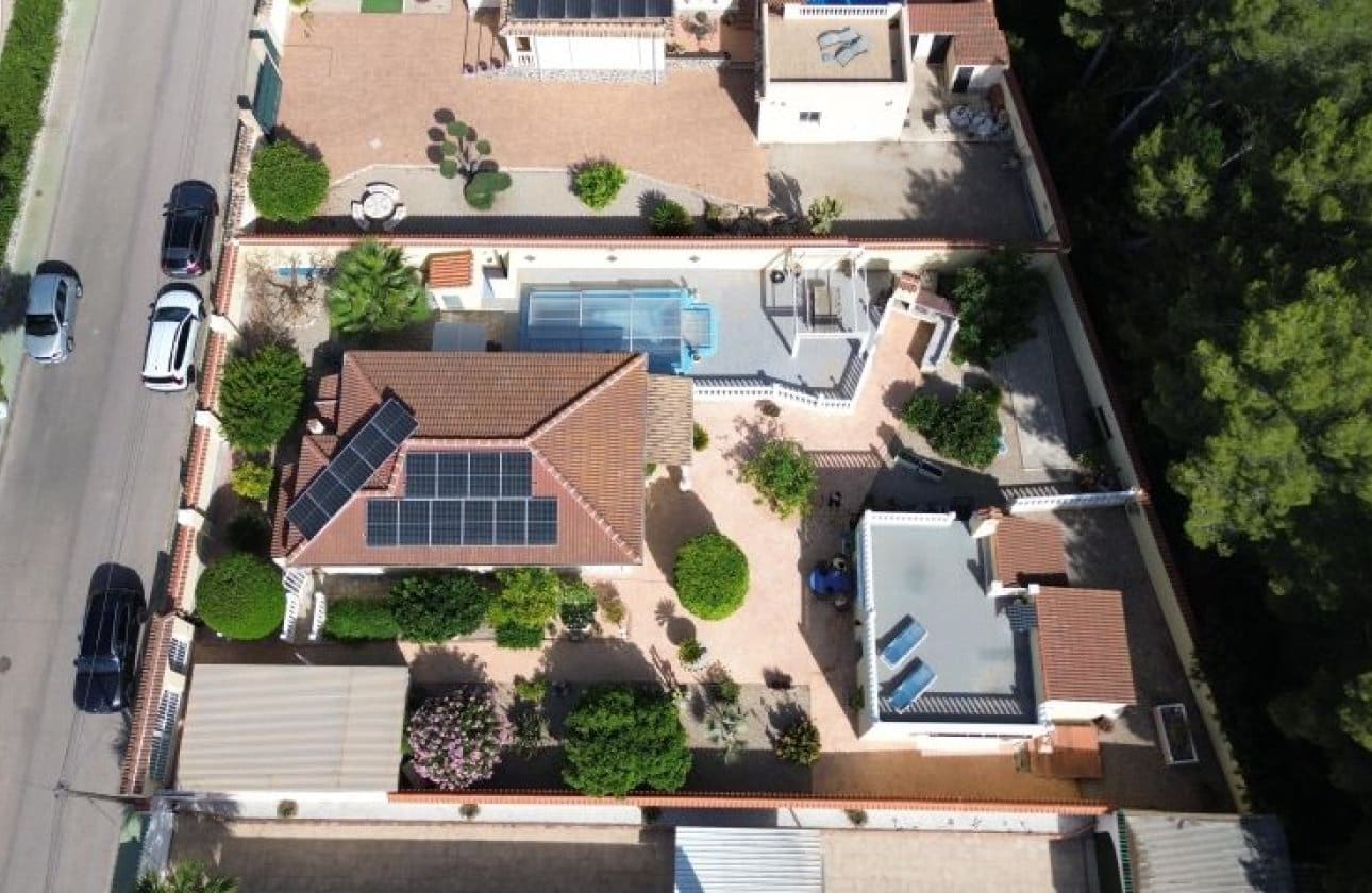 4 bedroom Villa for sale in Pinar de Campoverde with pool - € 429,000 (Ref: 9927728)