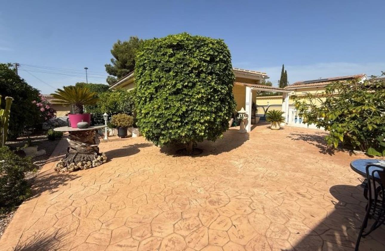 4 bedroom Villa for sale in Pinar de Campoverde with pool - € 429,000 (Ref: 9927728)
