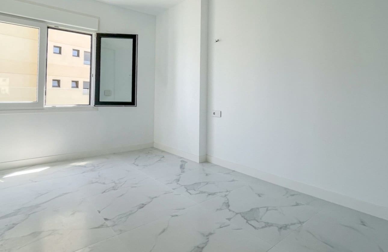 3 soveværelse Strandlejlighed til salg i Orihuela Costa med swimmingpool - € 579.900 (Ref: 9927902)