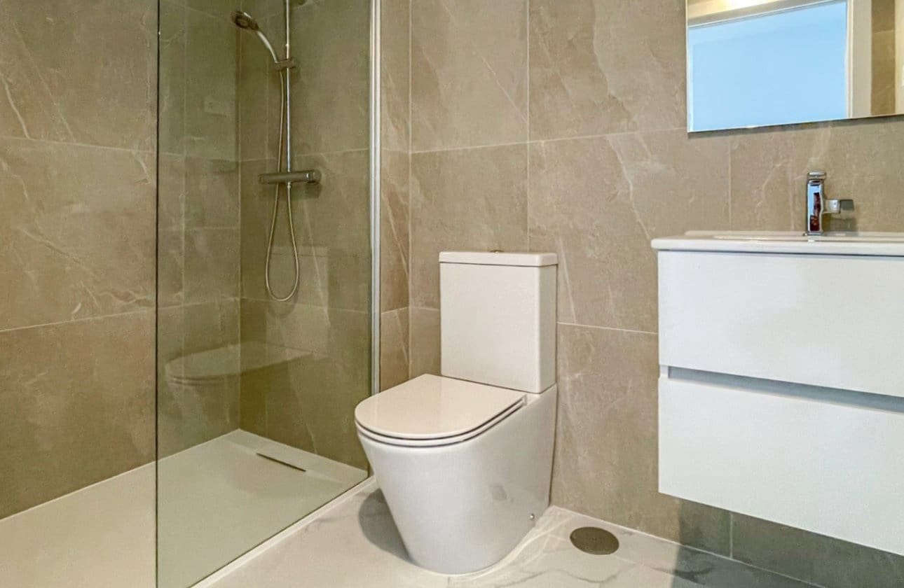 3 soveværelse Strandlejlighed til salg i Orihuela Costa med swimmingpool - € 579.900 (Ref: 9927902)