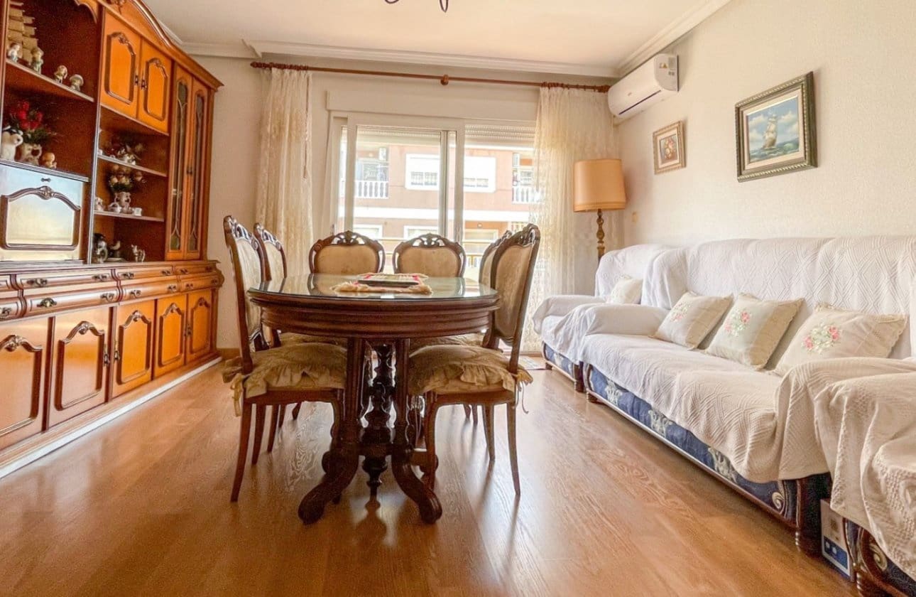 3 Zimmer Strandapartment zu verkaufen in Torrevieja - 259.900 € (Ref: 9927903)