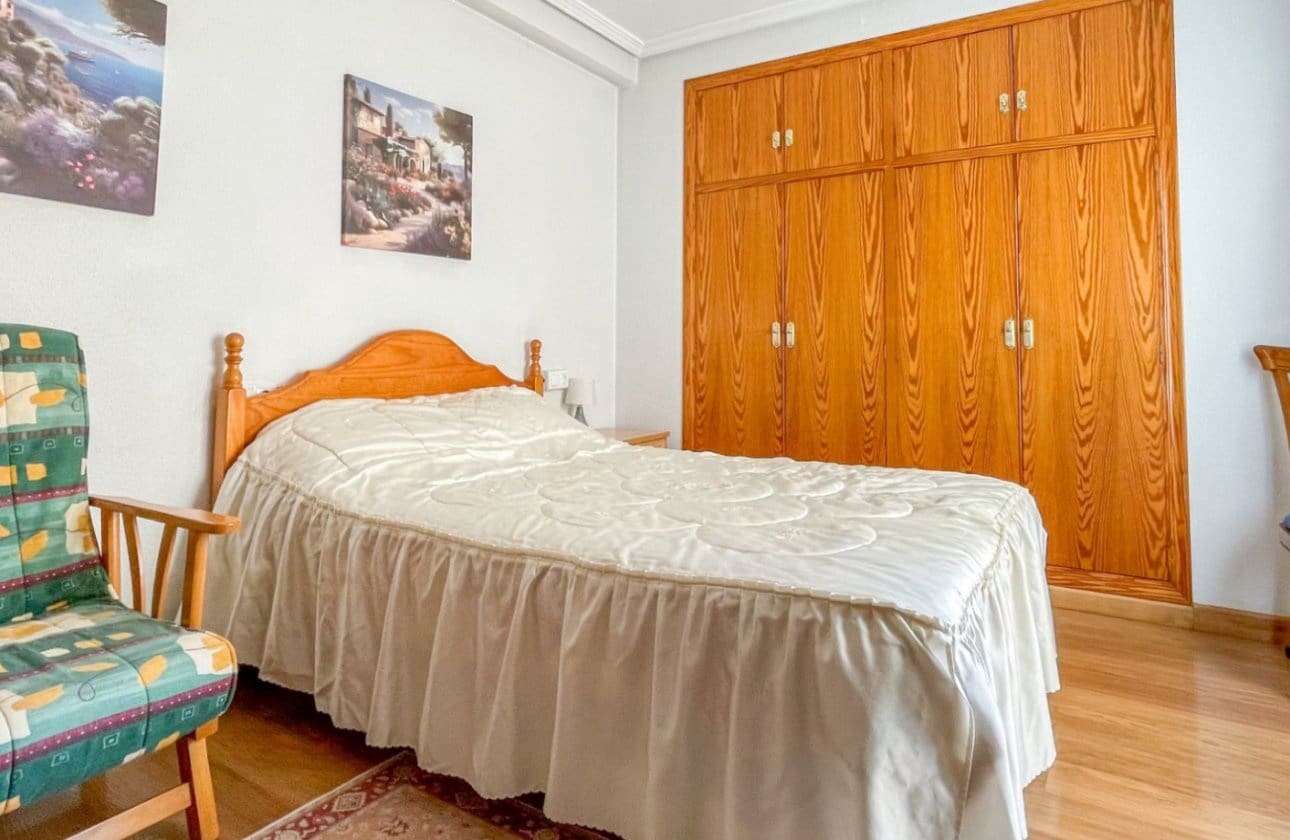 3 Zimmer Strandapartment zu verkaufen in Torrevieja - 259.900 € (Ref: 9927903)