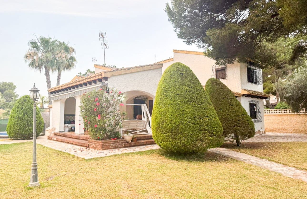 4 camera da letto Villa in vendita in Orihuela Costa con piscina - 824.000 € (Rif: 9927904)
